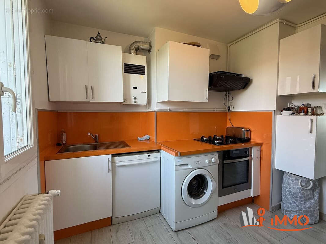 Appartement 65 m² à Saint-Etienne  - photo 4