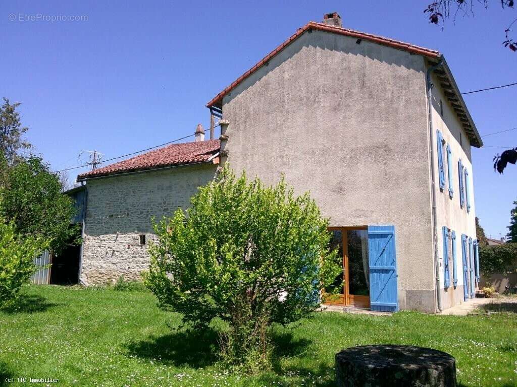 Maison à CHARROUX