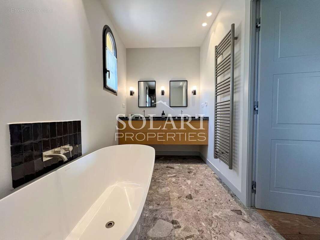 Maison à THEOULE-SUR-MER