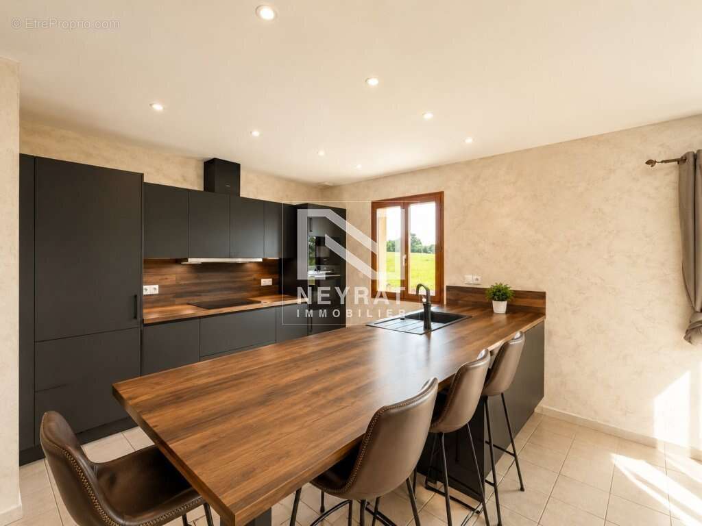 Maison à SAINT-BERAIN-SOUS-SANVIGNES