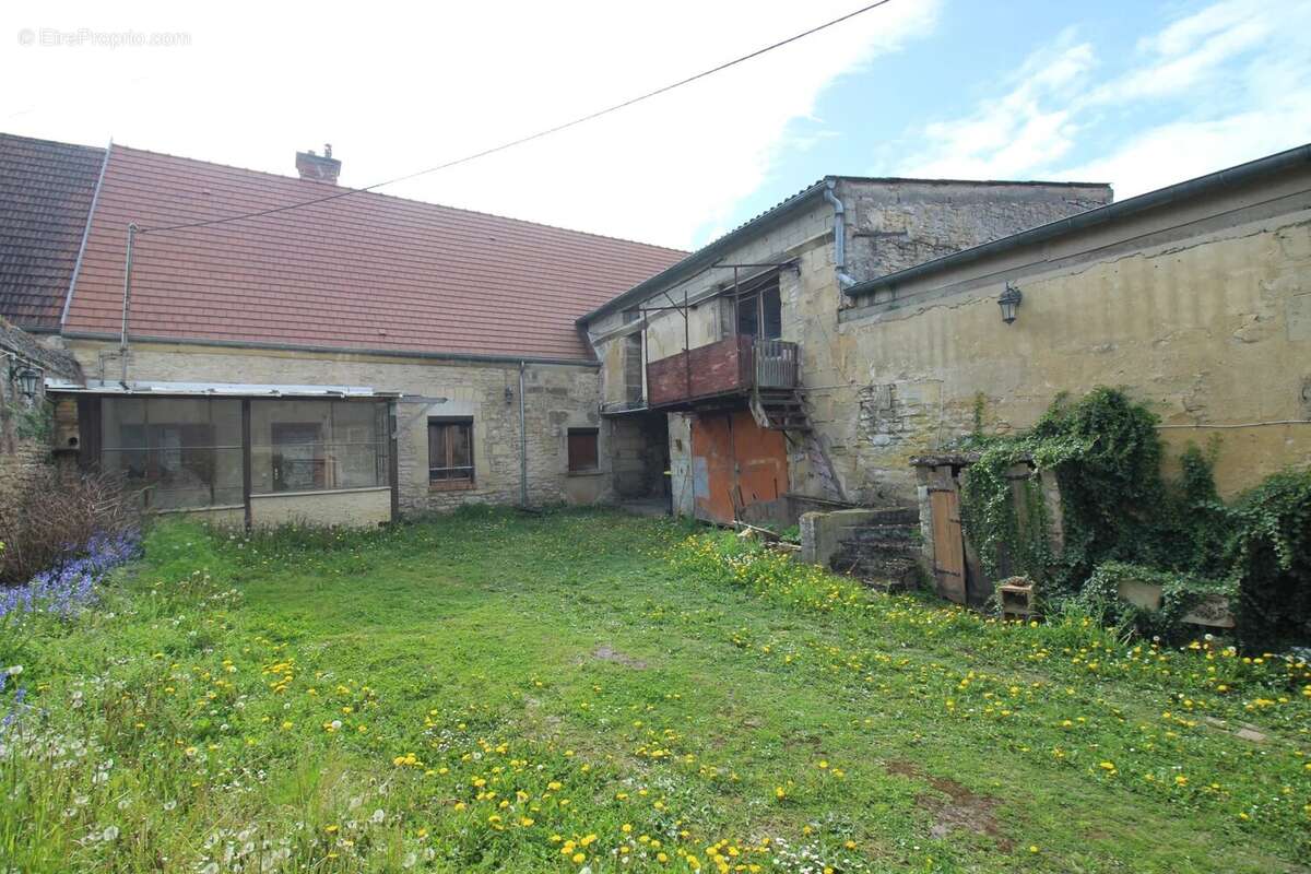 Maison à BURY