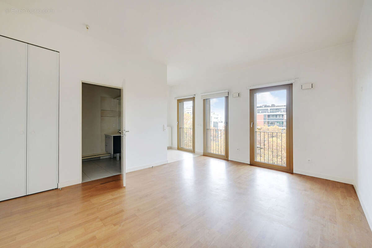 Appartement à PARIS-19E