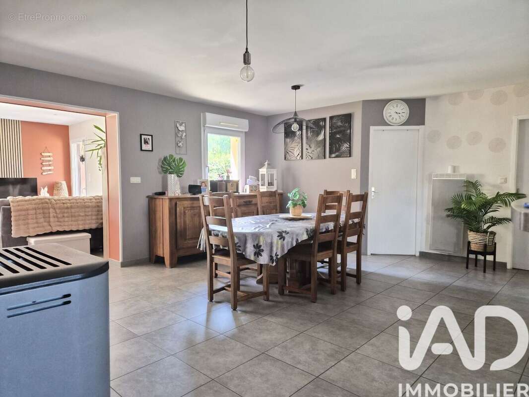 Maison 124 m² à Parigne  - photo 3