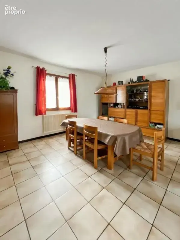 Maison familiale avec piscine, espace indépendant et grand jardin verdoyant - photo 13