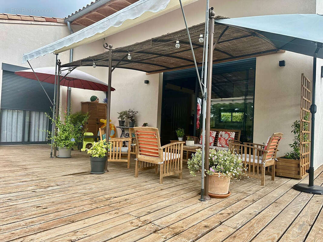 Maison à SAINT-CEZAIRE-SUR-SIAGNE