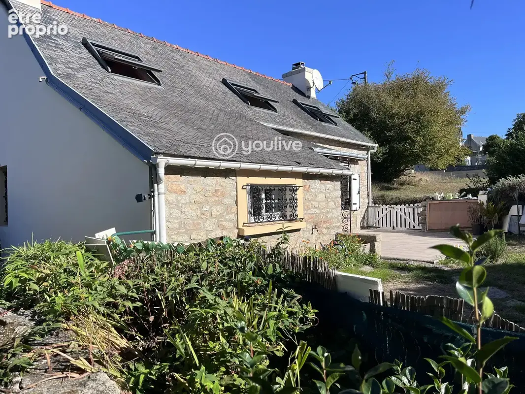SCAËR (29390) - Le charme d'une maison en pierre - photo 2