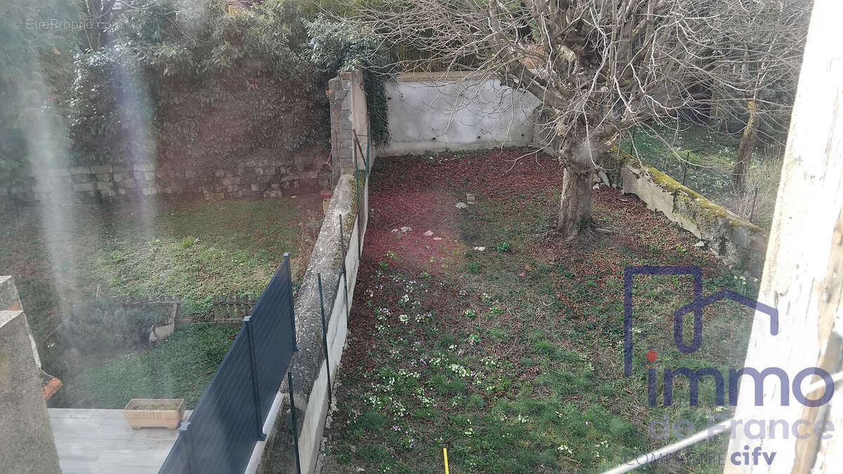 Appartement à SAINT-ETIENNE