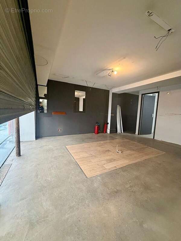 Commerce à PARIS-11E