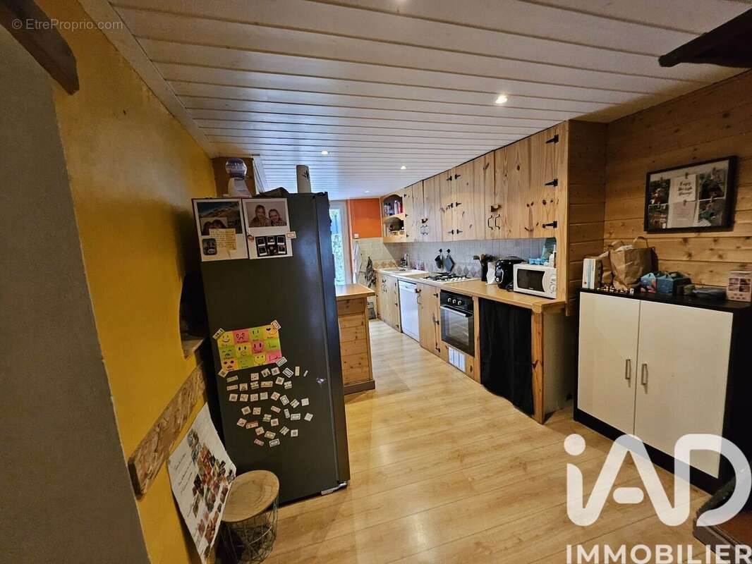 Maison 150 m² à Rossillon  - photo 2
