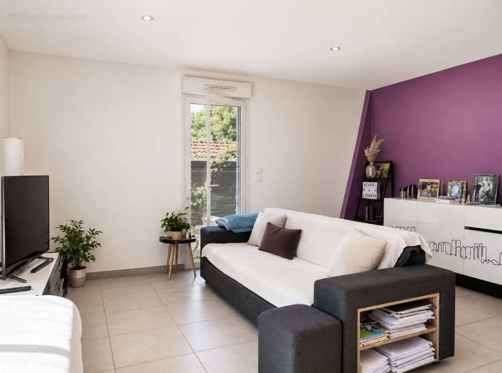 0116 PRIAY Villa de plain-pied 2019, 3 chambres et garage sur terrain clos de 630 m2 - photo 8