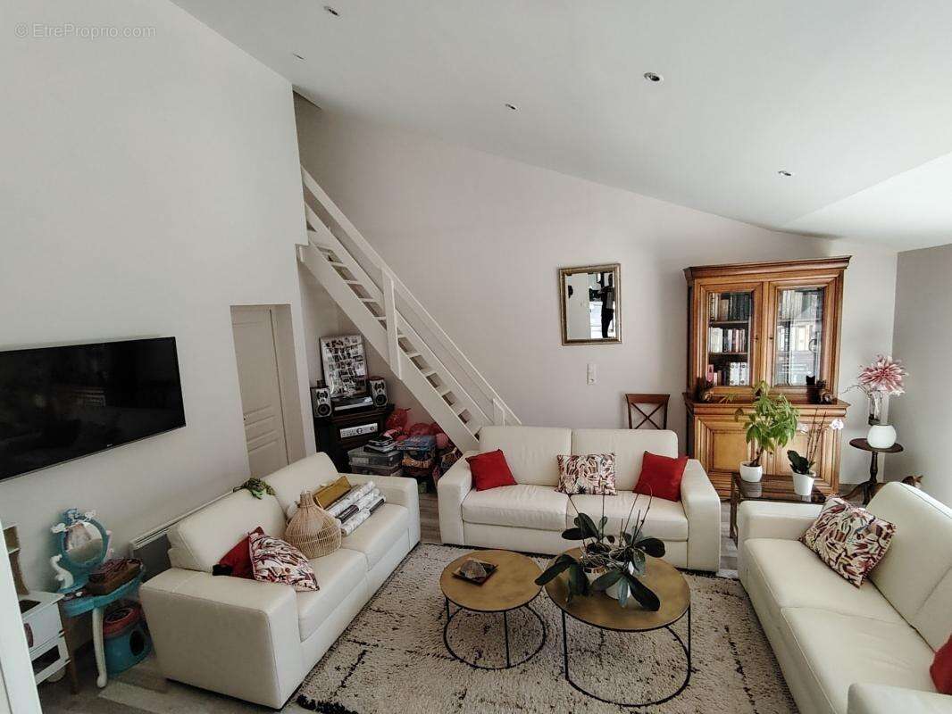 Belle Maison de 189 m² avec piscine dans environnement calme et verdoyant de Migné Auxances - photo 7