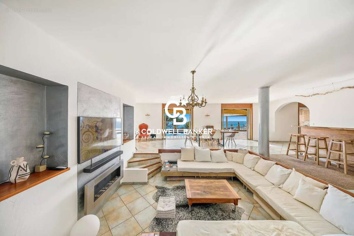 Maison à CARQUEIRANNE