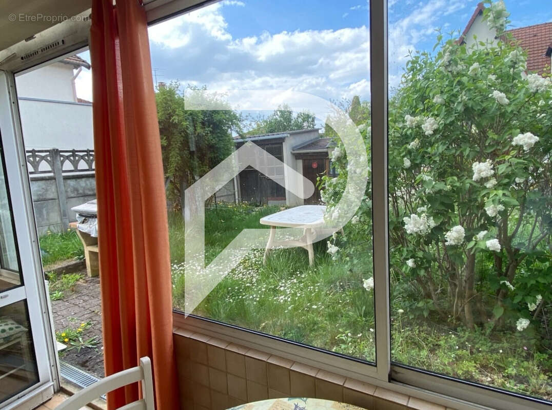 Maison à VIRY-CHATILLON