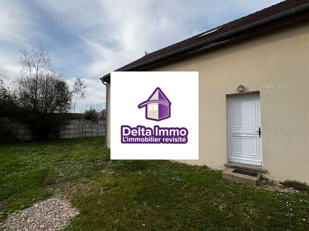 Maison à SAINT-ETIENNE-DU-VAUVRAY