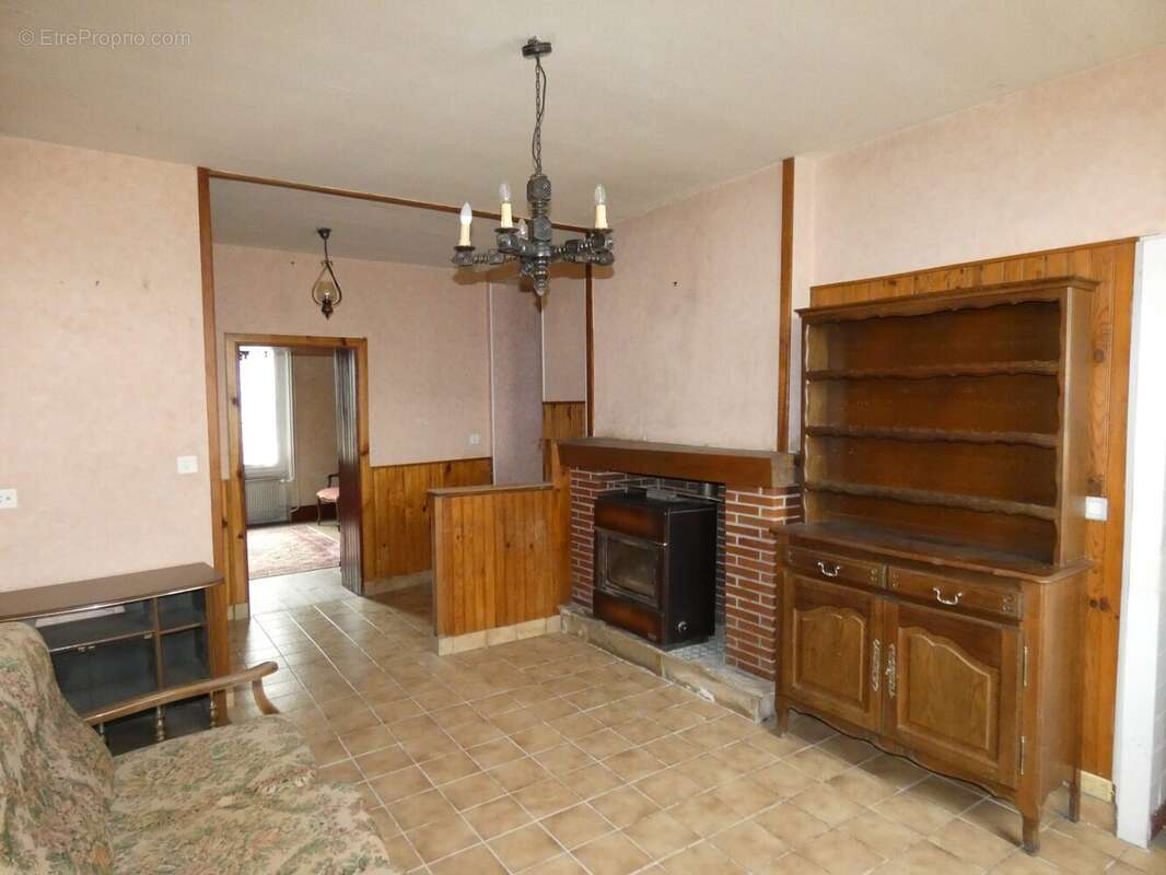 Maison 110 m² à Chantelle  - photo 4