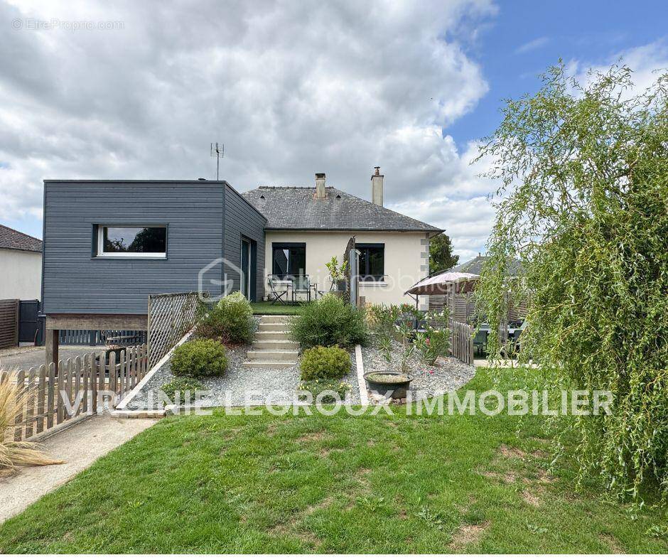 Maison à SAINT-PIERRE-LA-COUR