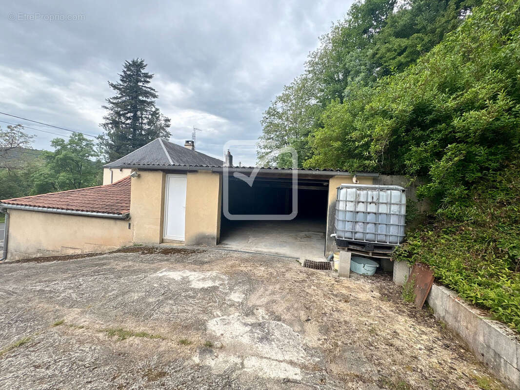 Maison à LE LARDIN-SAINT-LAZARE