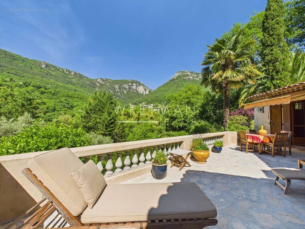 Maison à TOURRETTES-SUR-LOUP