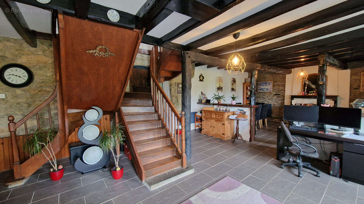 Maison à COLLINEE