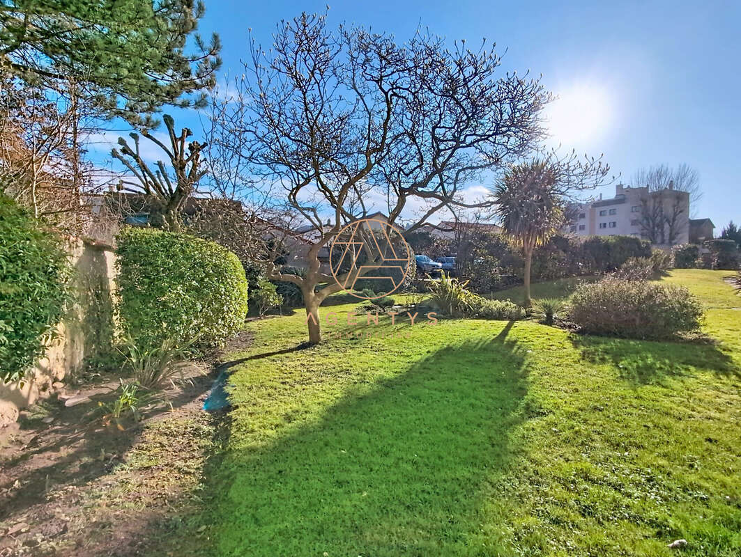 Appartement à SAINT-MAUR-DES-FOSSES