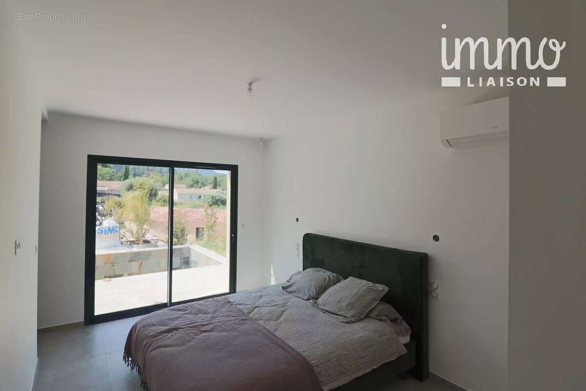 Maison à LE CASTELLET