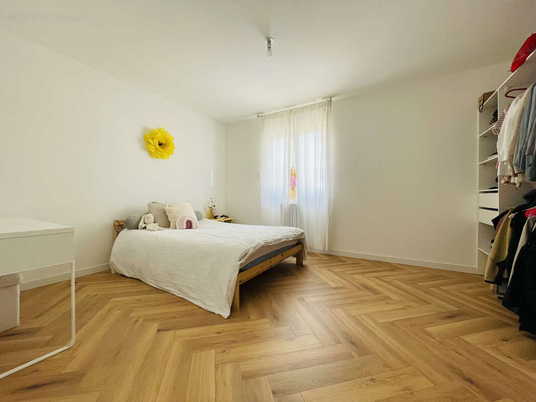 Maison à TERRASSON-LAVILLEDIEU