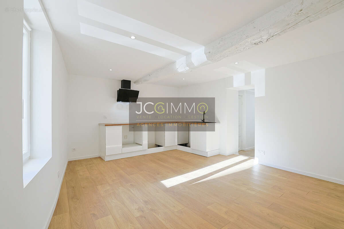 Appartement T2 de 40,92m2 loi carrez refait à neuf ! - photo 12