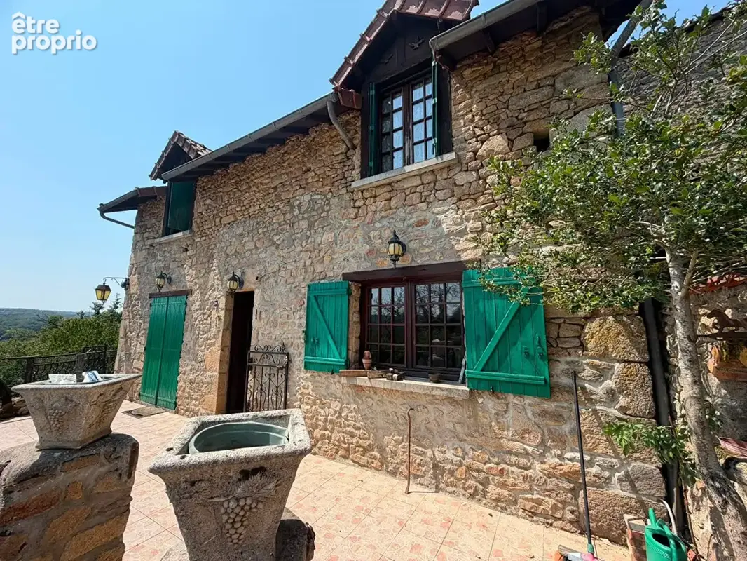 HAUTE-VIENNE ? Belle maison en pierre avec une seconde maison à rénover, grange et vue exceptionnelle. - photo 2