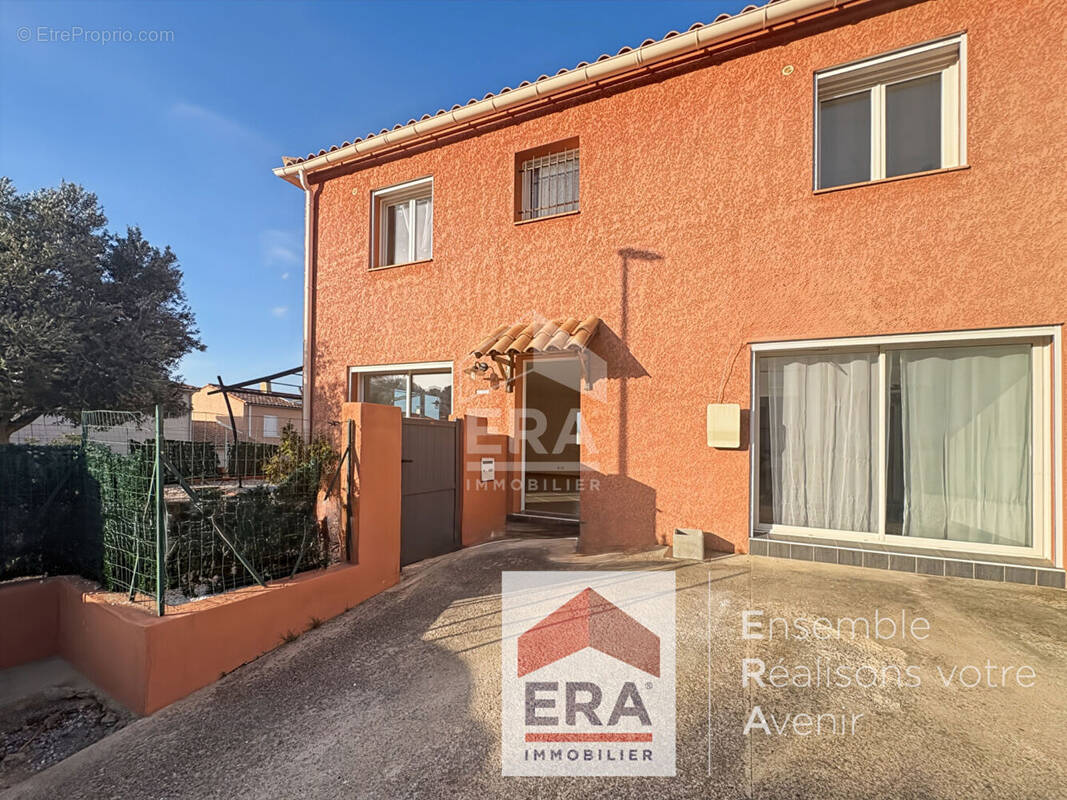 Maison à VILLELONGUE-DELS-MONTS