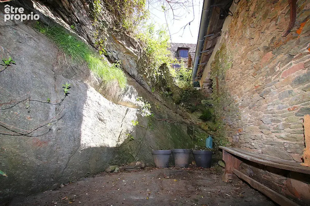 Maison de village avec vue exceptionnelle sur l'abbatiale de Conques - Gîte & fort potentiel commercial - photo 6