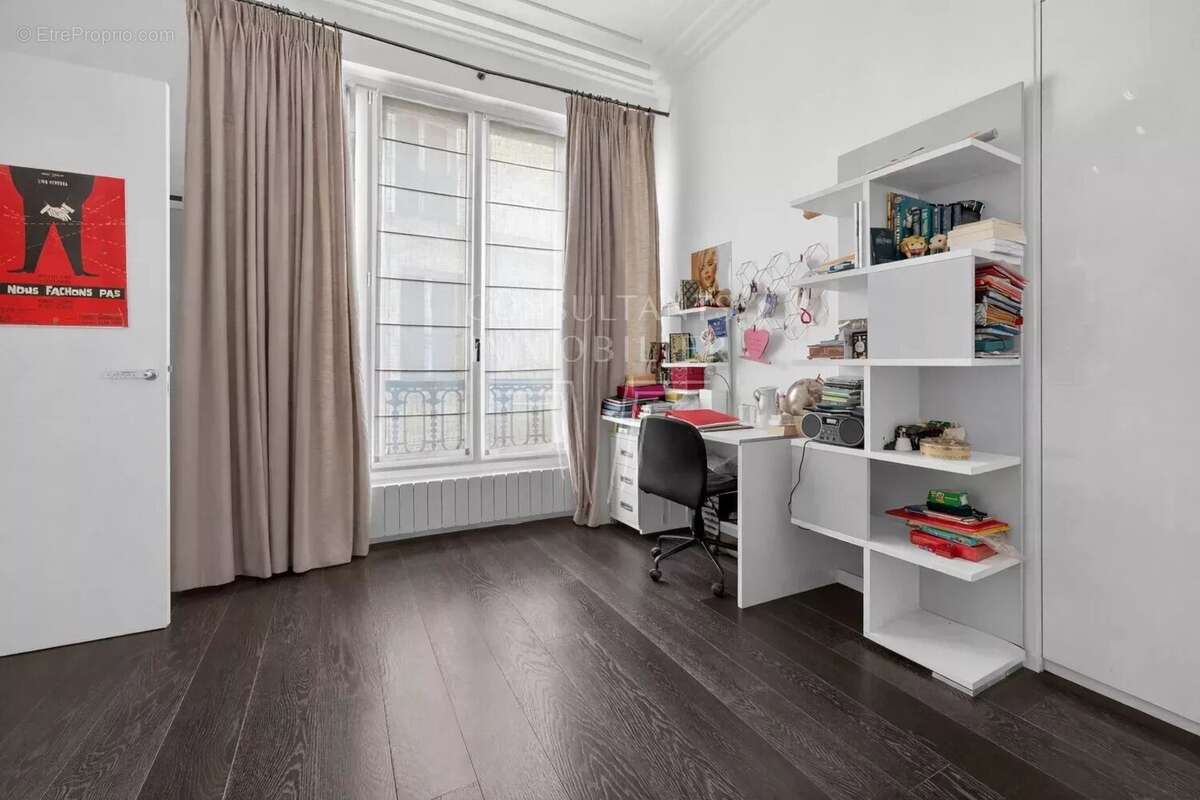 Appartement à PARIS-17E