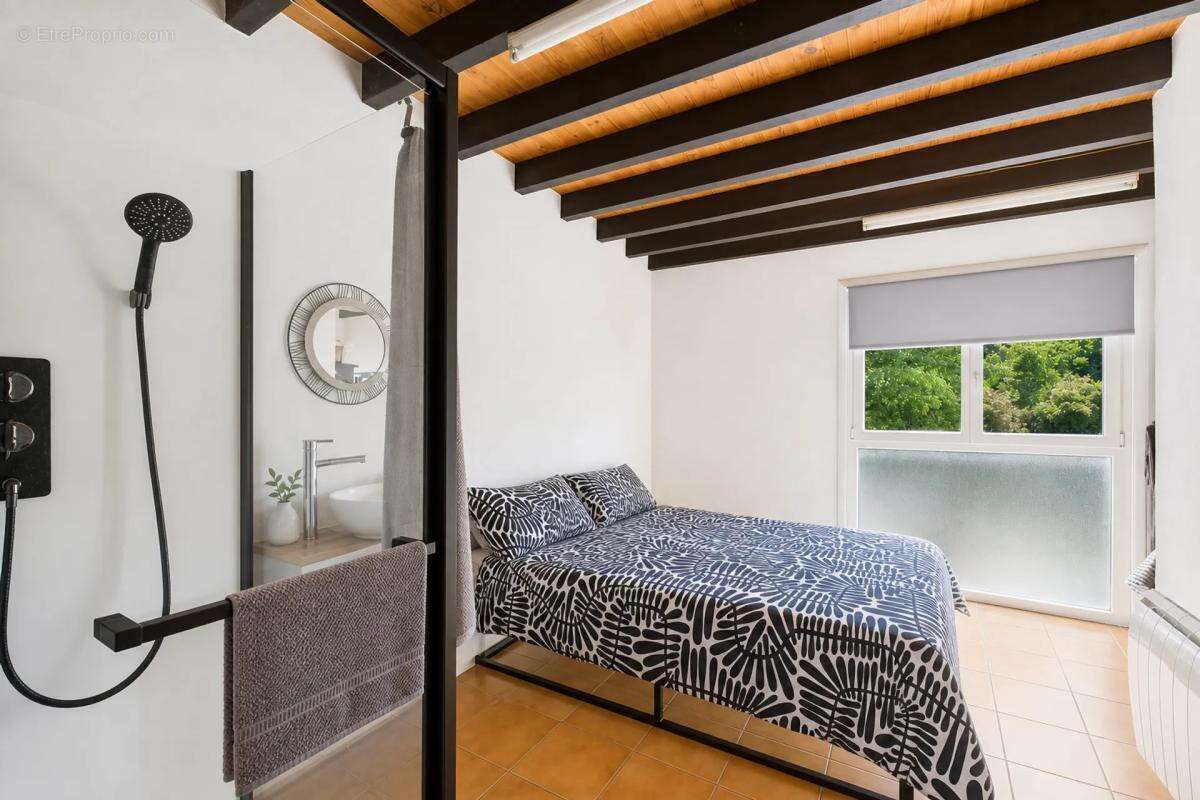 Vente de cette unique propriété de 12 pièces, 288 m², située à Amélie-les-Bains-Palalda - photo 6