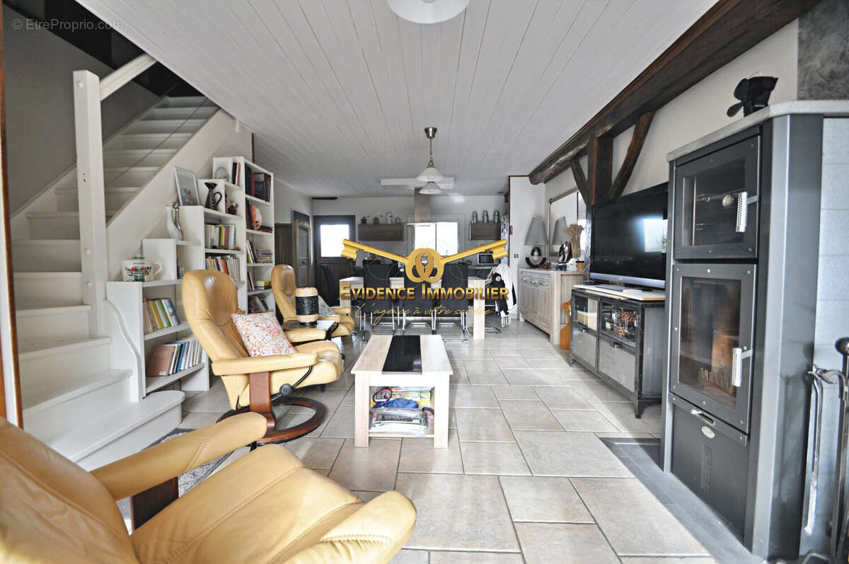 Maison à NOTRE-DAME-DES-MILLIERES