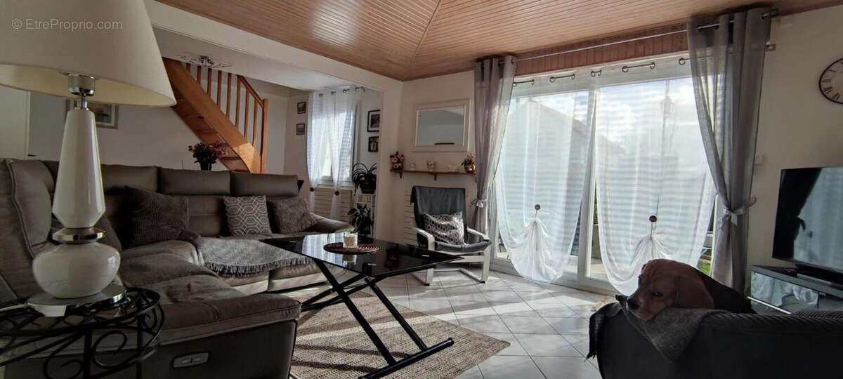 Maison à LES CLAYES-SOUS-BOIS