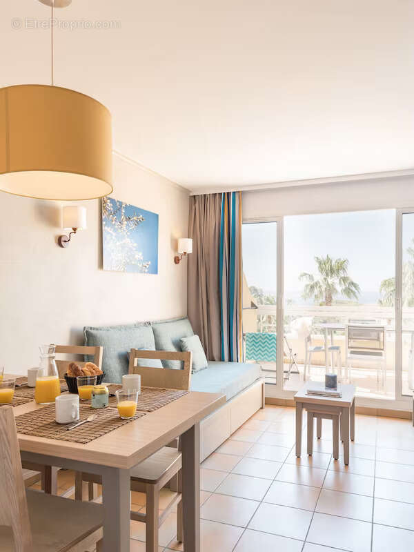 Appartement à ROQUEBRUNE-SUR-ARGENS