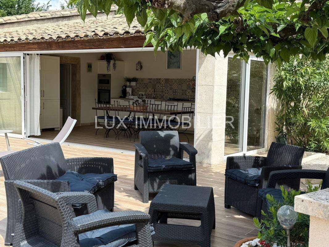 Noves - villa d'architecte, piscine pool-house, centre calme - photo 4