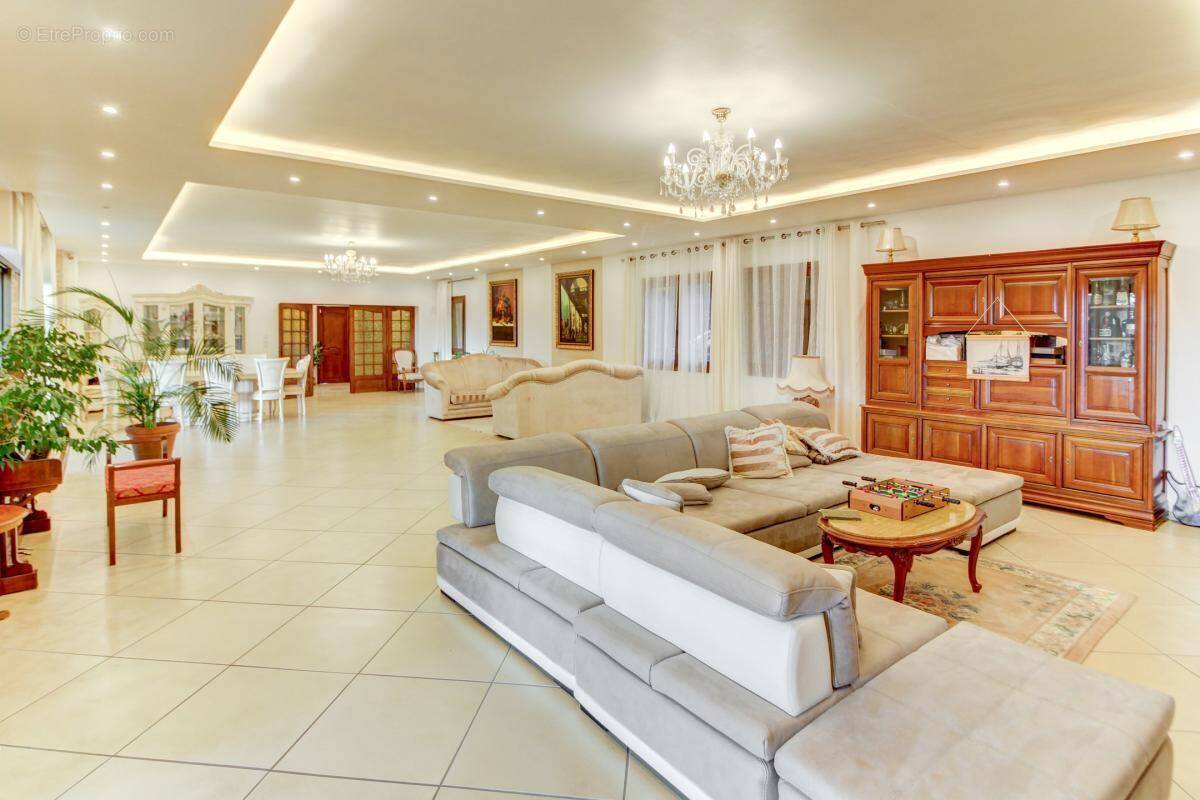 Maison à LA COLLE-SUR-LOUP