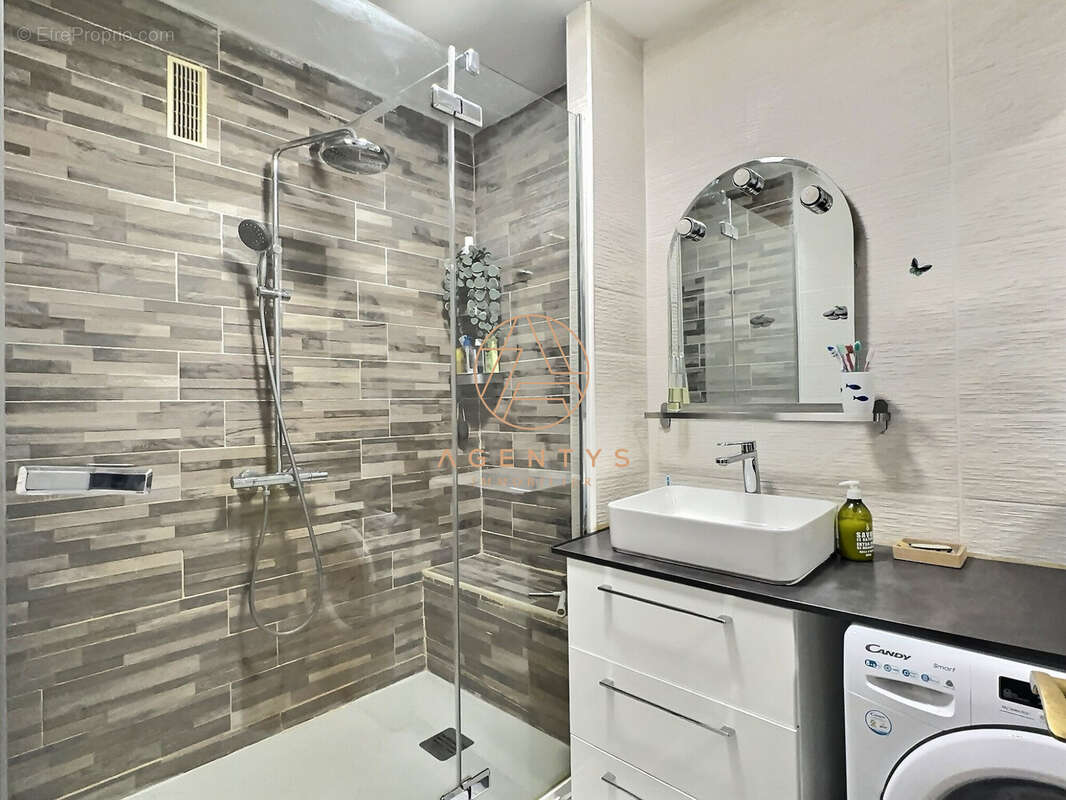 Appartement à SAINT-MAUR-DES-FOSSES