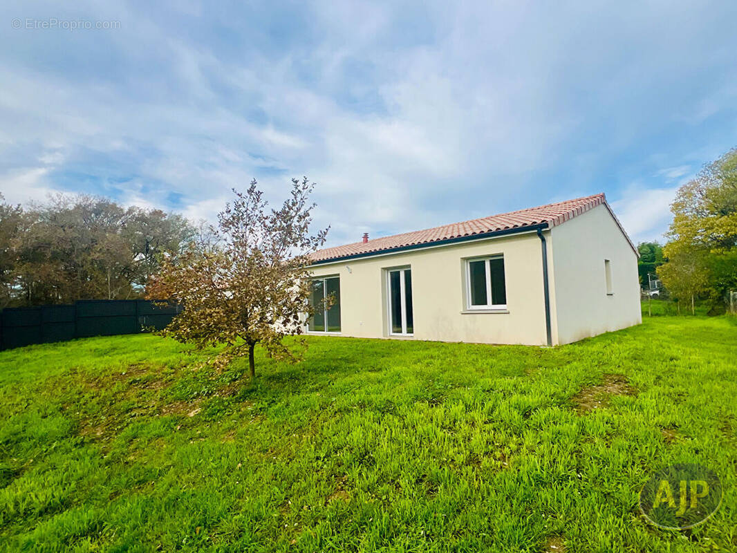 Maison à SAINT-DENIS-DE-PILE