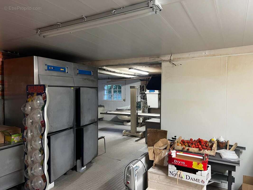 Photo 5 - Commerce à SEVERAC