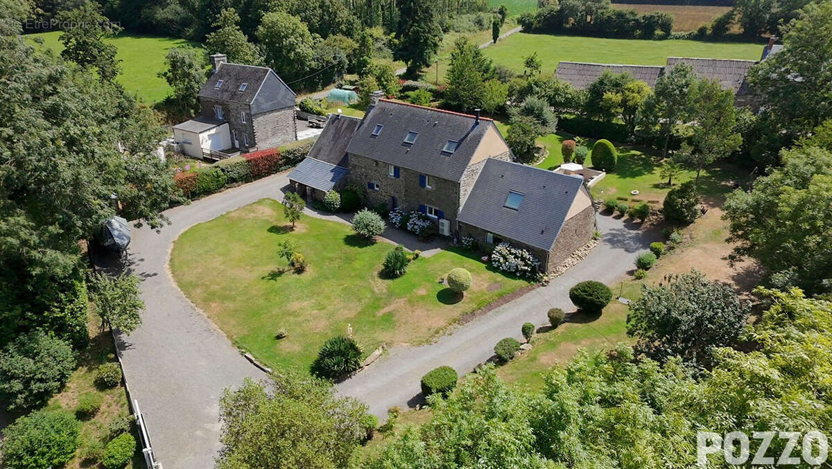 Equilly - Authentique longère en pierres avec vaste terrain arboré - photo 18