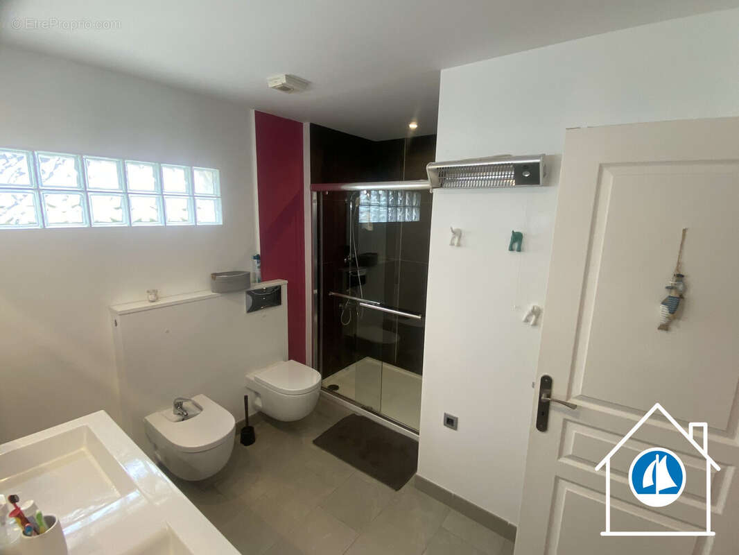 Maison 146 m² à Arromanches-Les-Bains  - photo 8