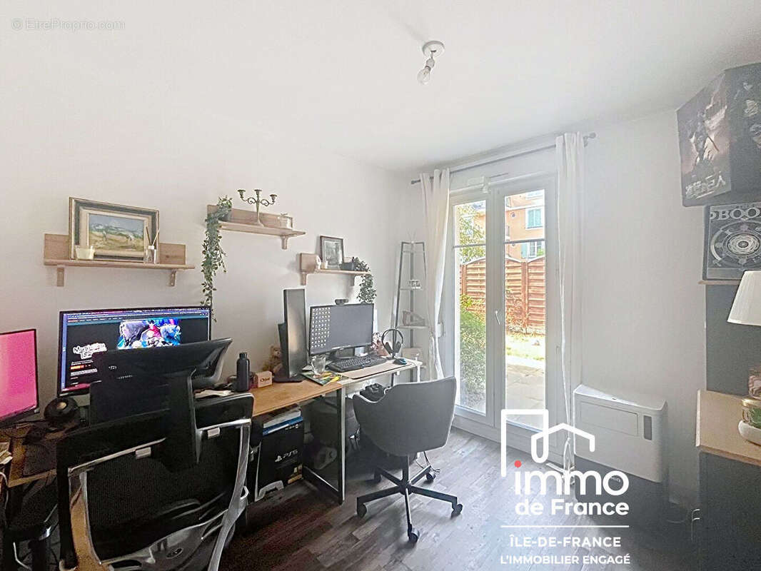 Appartement Bussy Saint Georges 3 pièce(s) 64.1 m2 terrain de 110.3 m² - photo 4