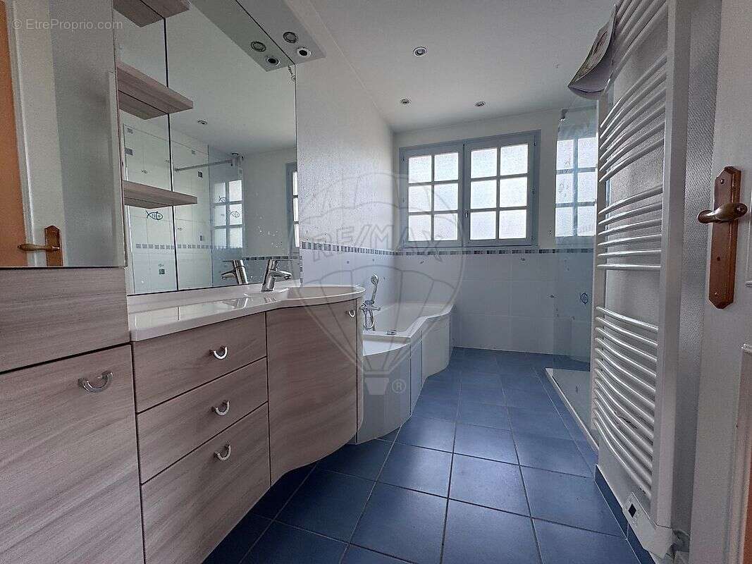 Maison à COULANGES-LES-NEVERS