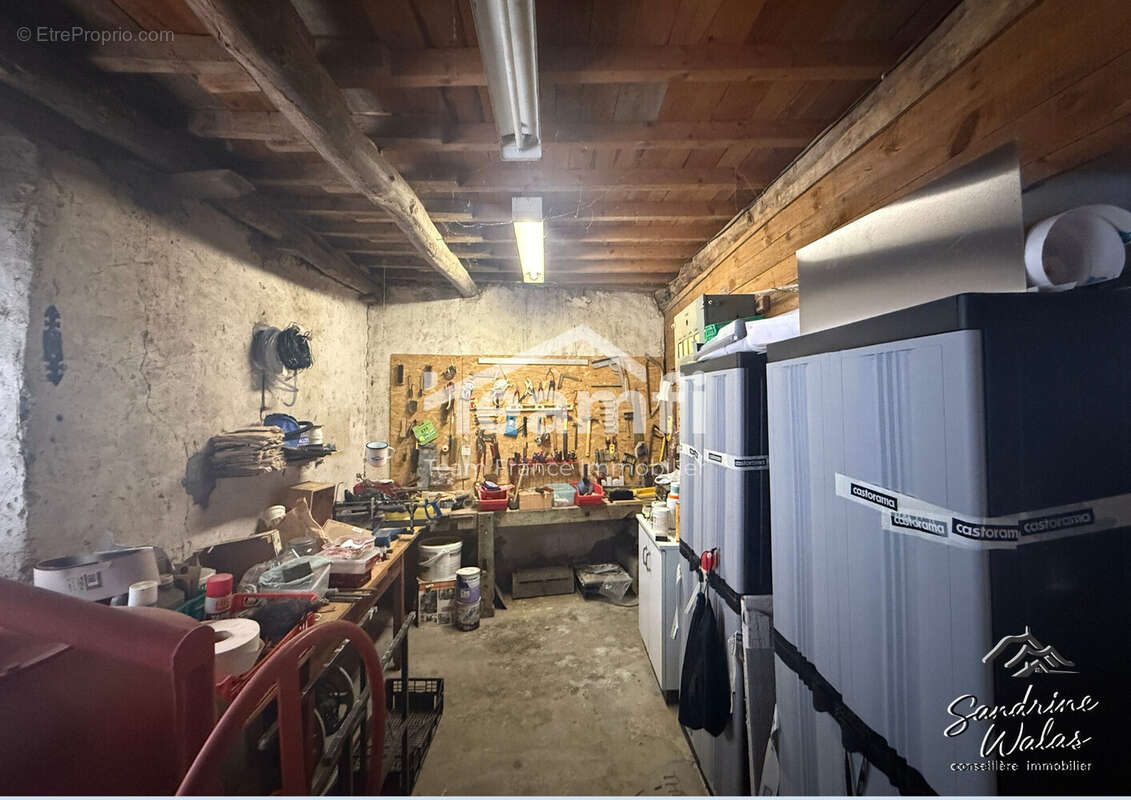 Maison à VIC-LE-COMTE