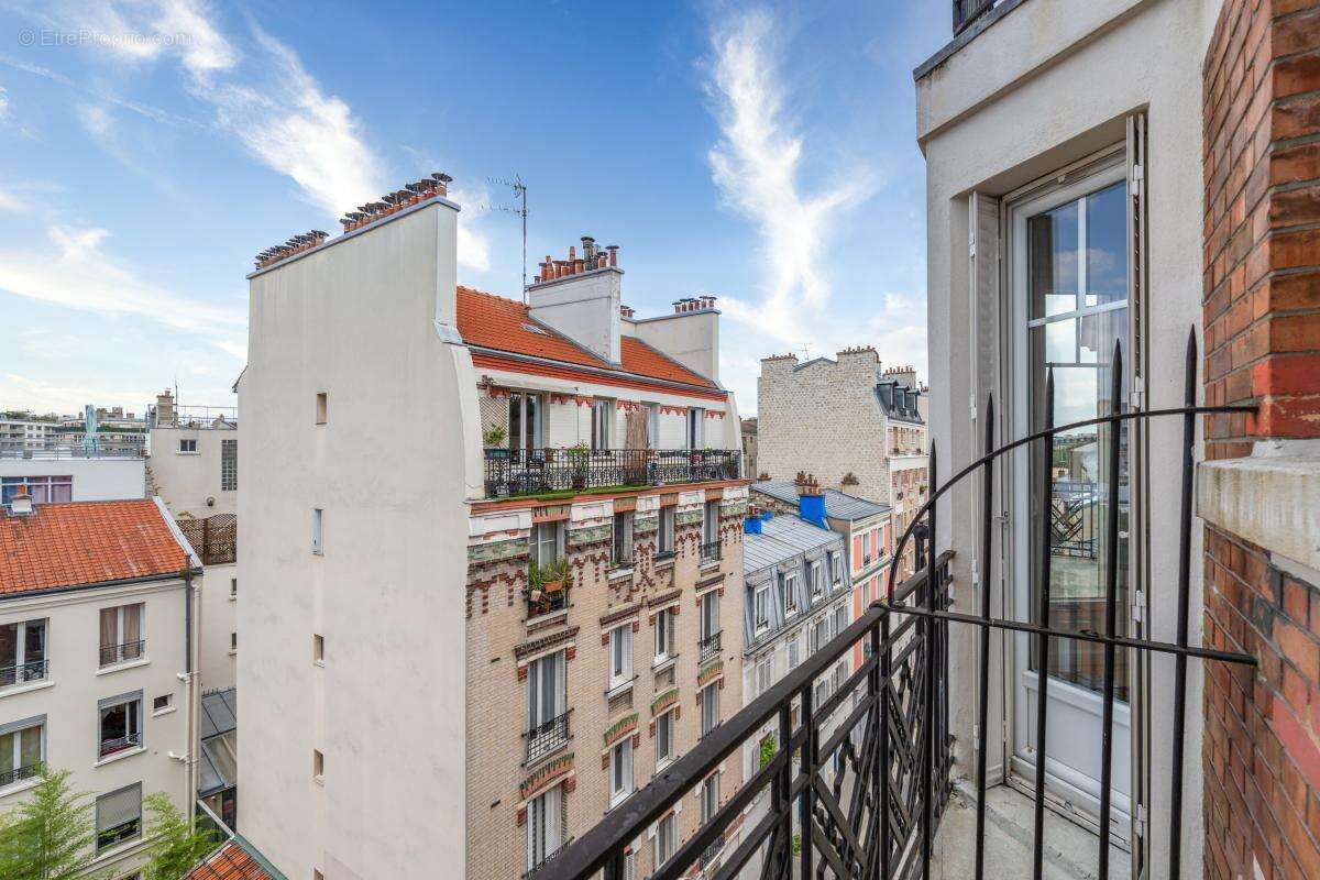 Appartement à PARIS-14E