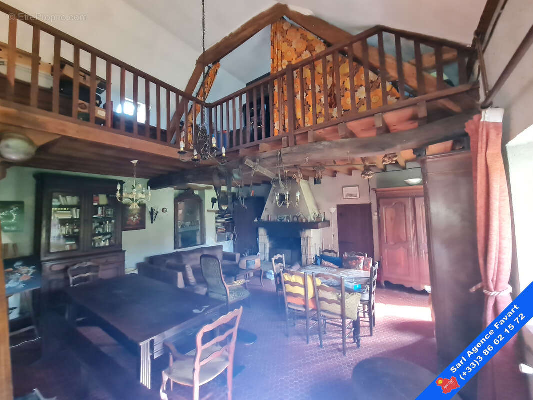 Maison à LA FERTE-LOUPIERE