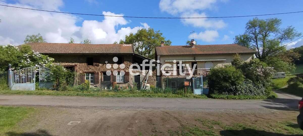 Maison à MAYRES