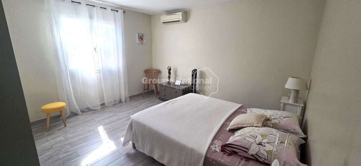 COUP DE COEUR AU ROVE! Villa de plain pied de type 4 de 112 m²  sur parcelle de terrain de 724 m² avec terrasses, piscine, cuisi - photo 9
