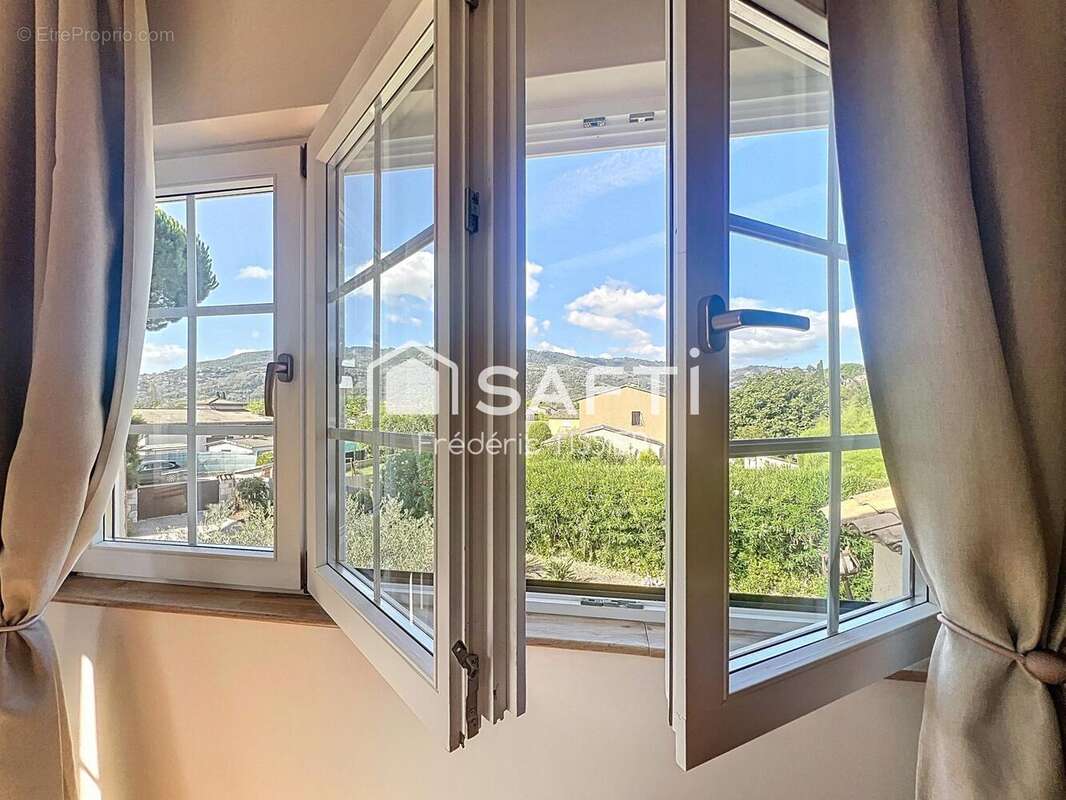 Photo 8 - Maison à LA ROQUETTE-SUR-SIAGNE